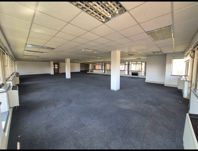 712M² OFFICE TO LET IN WOODMEAD